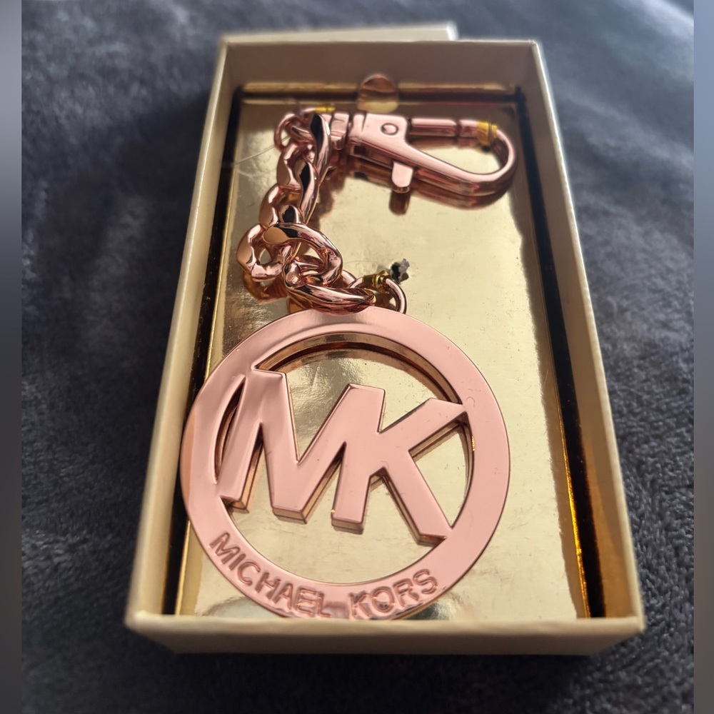 Michael Kors Rose Gold Chain Key Or Bag Charm in Gift Box